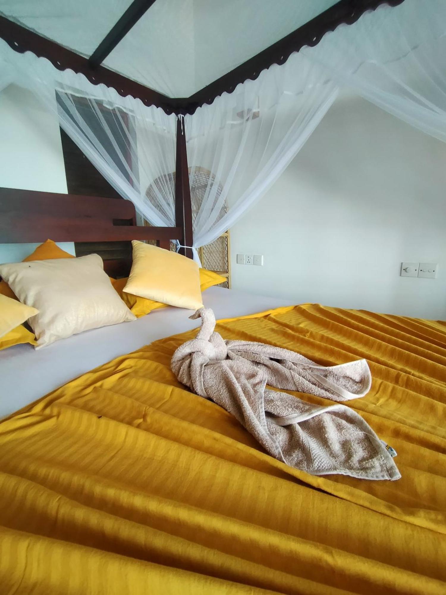 Balance Beach Resort Dikwella Esterno foto