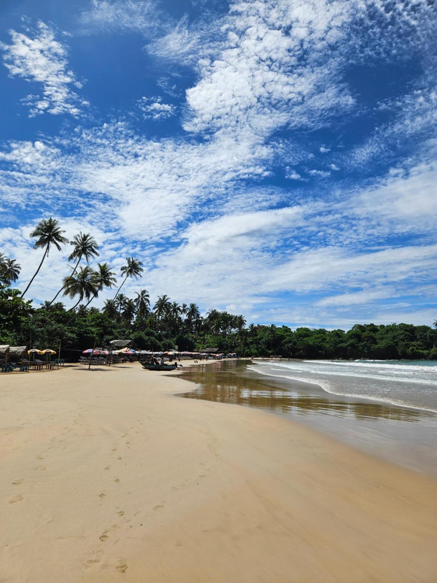 Balance Beach Resort Dikwella Esterno foto